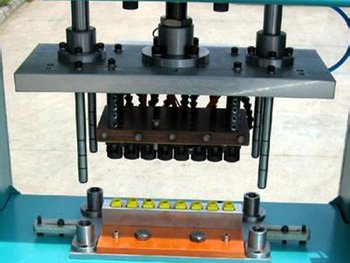 �����ξ�